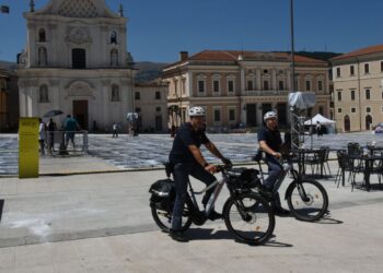 Più controlli sul territorio: da oggi operativo il servizio ciclomontato della polizia di Stato