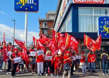 Collecorvino, sciopero all’Eurospin: il sindacato denuncia condizioni di lavoro insostenibili
