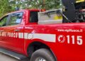 Inferno tra i boschi di Rocca di Mezzo, il vento spinge le fiamme verso abitazioni: task force dei soccorsi