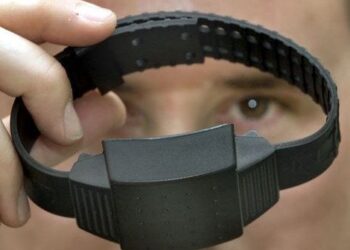 Viola il divieto di avvicinamento e minaccia ancora l’ex compagna: 42enne torna in carcere