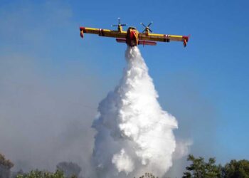 Emergenza incendi in Abruzzo: 4 velivoli antincendio vanno in avaria