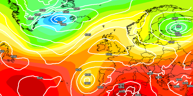 Ecco la situazione secondo il modello europeo ECMWF, per le ore centrali della giornata di Domenica 23 Agosto. Sulla nostra regione condizioni di cielo poco nuvoloso con qualche locale addensamento nel corso del pomeriggio. Scarse o nulle le possibilità di precipitazioni