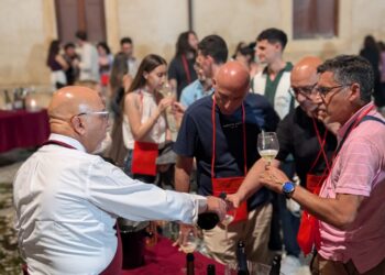 Tanti appassionati a Palazzo Ducale per “Il vino in salita” e “Giuria tecnica vs giuria degli appassionati”: questa sera il gran finale di Gironi Divini