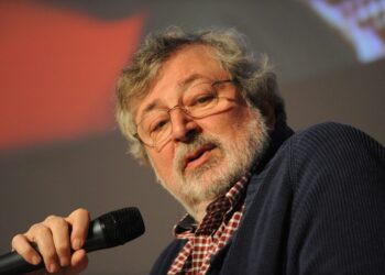 Musica in lutto, è morto Francesco Guccini: aveva 86 anni