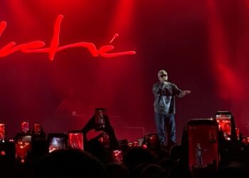 Celano in delirio per Luchè: migliaia di persone per il concerto dei Santi Martiri (foto)