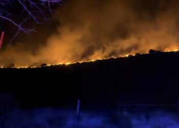 Roio brucia ancora: la notte più lunga tra le fiamme e la paura dei residenti