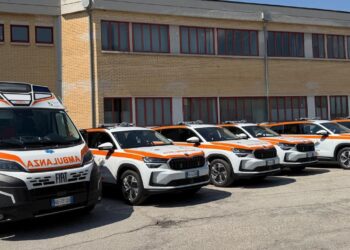 Sanità e sicurezza, consegnate altre 5 nuove auto mediche e un’ambulanza al 118 dell’Aquila