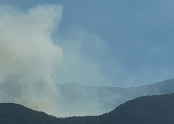 Vasto incendio tra Sulmona e Popoli: le fiamme divorano il Morrone, chiuse SS17 e SS5
