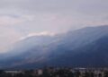 Incendio sul Morrone, Sulmona vieta l’uso dell’acqua per l’irrigazione: “Serve per gli elicotteri”
