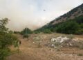 Inferno di fuoco a Rocca di Cambio, le fiamme assediano il paese: strade chiuse d’urgenza (foto)