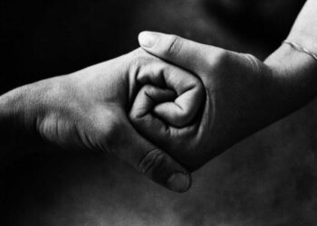 Una comunità unita per Amina: raccolti i fondi necessari al rimpatrio