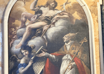 La tela di Celestino V torna a casa: Collemaggio riabbraccia l’opera restaurata dopo il sisma