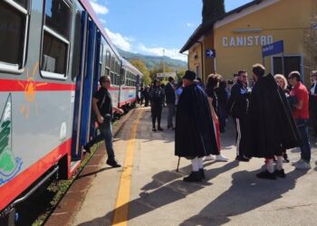 Tutti a Canistro in treno: per la Sagra della Castagna arrivano collegamenti straordinari
