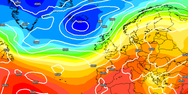A 500 hpa la situazione appare così alle ore 14:00 di Domenica 27 Settembre. Sull Abruzzo condizioni di cielo poco nuvoloso solo per via delle stratificazioni di passaggio. Temperature in aumento nei valori massimi