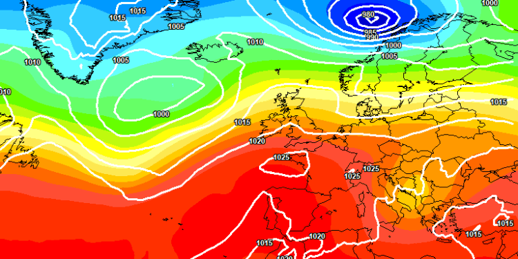 In figura la situazione a 500 hpa prevista dal modello europeo ECMWF, per le ore centrali della giornata di Domenica 13 Settembre. Sulla nostra regione le condizioni saranno abbastanza buone, con un cielo tra poco nuvoloso ed a tratti variabile ove non saranno esclusi dei deboli e locali rovesci sparsi