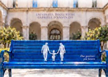 Alla “d’Annunzio” la prima Panchina Blu della Bigenitorialità in un’università italiana