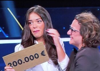 L’Abruzzo conquista la Ruota della Fortuna: Chiara Sangiovanni vince 400mila euro e una Fiat 500