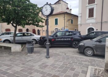 Orrore a Trasacco, 45enne massacrata in casa. In corso trattative tra il marito e le forze dell’ordine