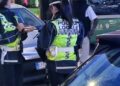 Paura in centro a Pescara, due episodi di violenza in pochi minuti: la polizia locale evita il peggio