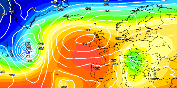 La situazione a 500 hpa secondo il modello ECMWF alle ore 13:00 di Domenica 1 Novembre. Sulla nostra regione possibilità di fenomeni moderati a carattere di rovescio con qualche nevicata oltre i 1300 m circa, specie sui versanti orientali