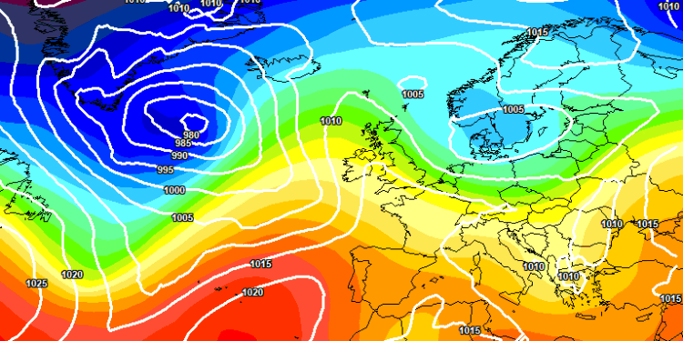 La situazione secondo il modello europeo ECMWF prevista per Domenica 11 Ottobre. Sulla nostra regione, condizioni abbastanza buone e temperature in aumento
