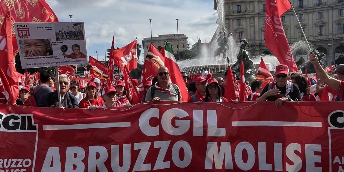 La Via Maestra, l’Abruzzo che scende in piazza: lavoro, sanità, scuola e giustizia sociale