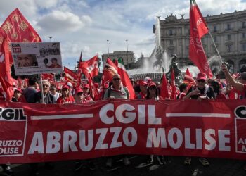 La Via Maestra, l’Abruzzo che scende in piazza: lavoro, sanità, scuola e giustizia sociale