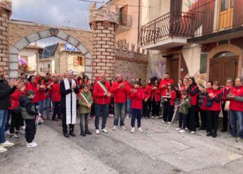 Sante Marie si veste di festa: al via la 53ª Sagra della Castagna, un paese unito nel segno della tradizione