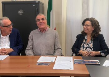 Cinque piazze, un libro e letture condivise: Chieti riscopre i classici con “Il suono del silenzio”
