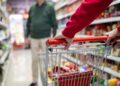 Scaffali a rischio nei supermercati abruzzesi, i blocchi dei tir frenano le forniture: primi avvisi ai consumatori