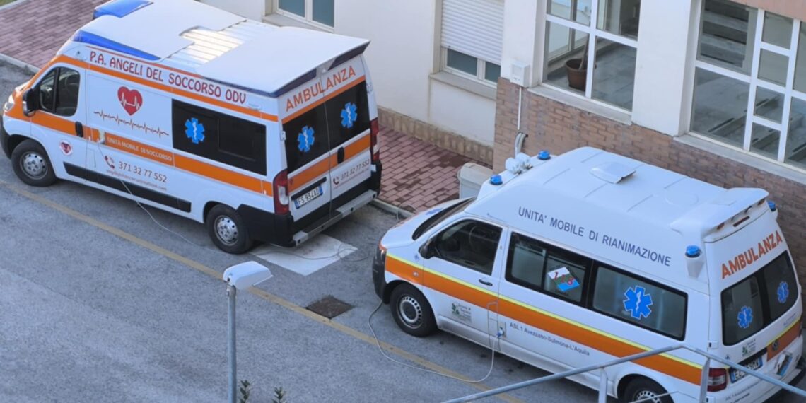 Sulmona, boccone di traverso al centro commerciale: muore un uomo di 78 anni