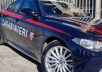 Non si ferma all’alt e fugge a tutta velocità: 21enne arrestato dopo un inseguimento