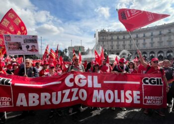 Da Abruzzo e Molise oltre 1.500 partecipanti a Roma per la VIA MAESTRA: lavoro, pace e diritti